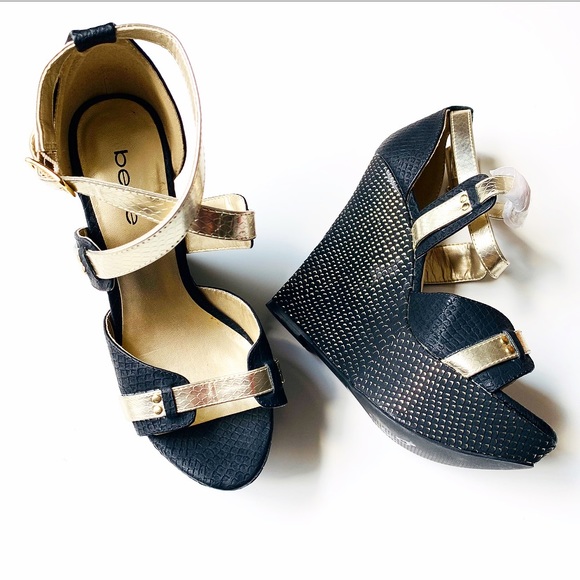 bebe Shoes - NWOT BEBE Wedge Shoes🖤💛